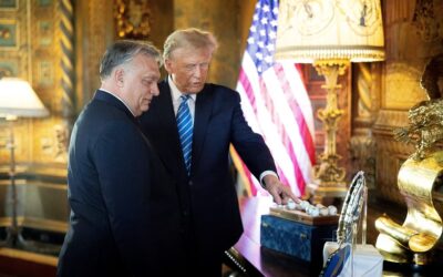 Nedám Ukrajině ani cent a válka skončí, řekl Trump při setkání Orbánovi.