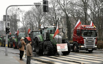 Poľskí farmári začali protest na hraniciach s Litvou.