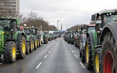 Zemědělci budou dnes protestovat. S traktory obklopí Prahu ze všech směrů.