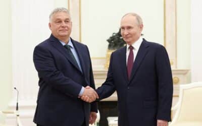 Orbán je na „mírové misi“ u Putina. Ohradily se EU i NATO, ozval se i Fiala.