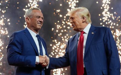 Kennedy pozastavil kampaň. Podpoří Trumpa.