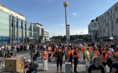 Umelci protestujú proti ministerke Šimkovičovej a SNS.
