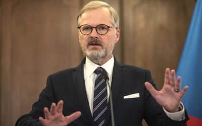 Handl se spřátelenými politiky, řekl Fiala o smíru Slovenska s Babišem.