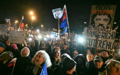 Po Košiciach nasledovali ďalšie protesty. Objavil sa aj známy český herec.