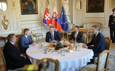 Pellegrini po okrúhlom stole lídrov: Nikto nepripravuje odchod Slovenska z EÚ a NATO.