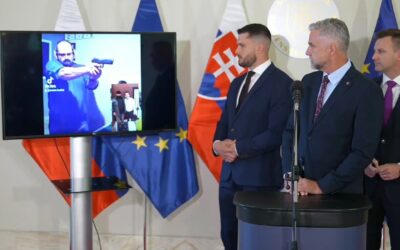 Gašpar zverejnil zábery a detaily o nebezpečnom mužovi, spája sa s Demokratmi. Gedra vyzval PS, aby sa od strany dištancovali.